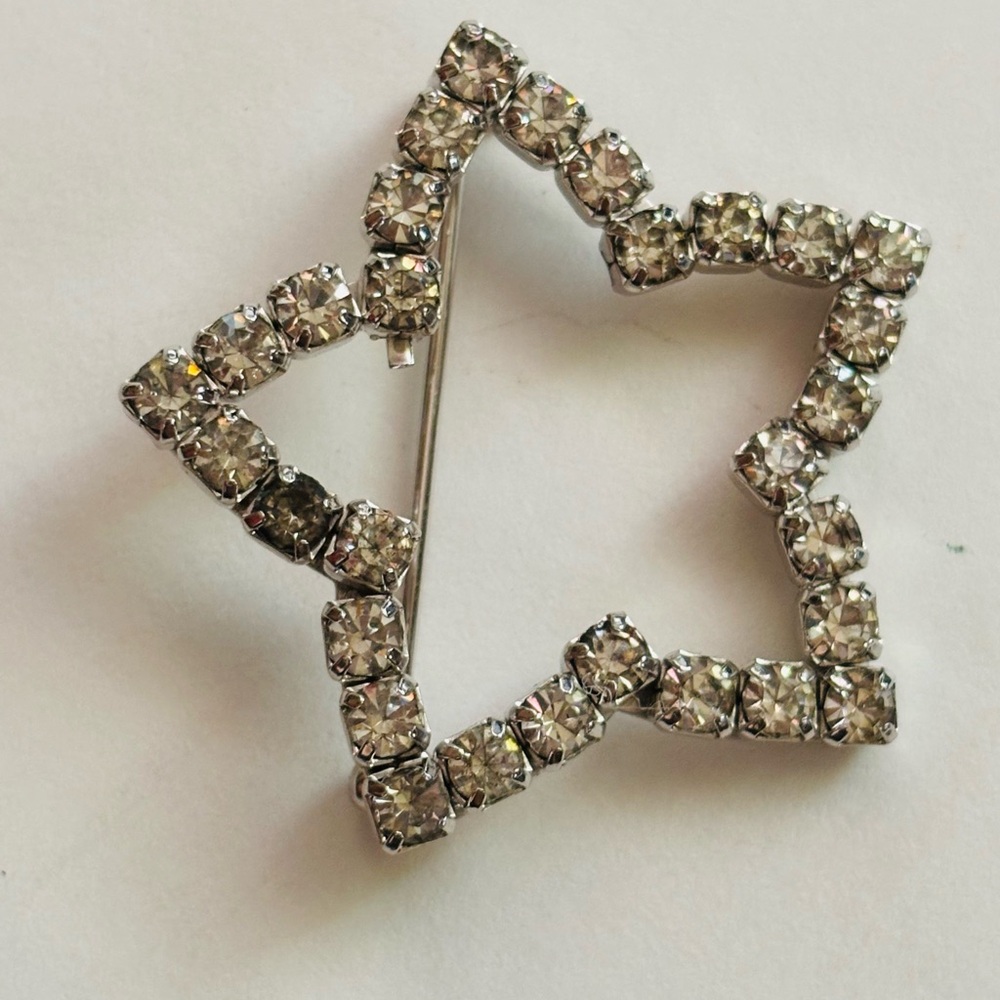 Avon possible Silver Crystal Star Brooch - Sparkling Clear Rhinestone Pin